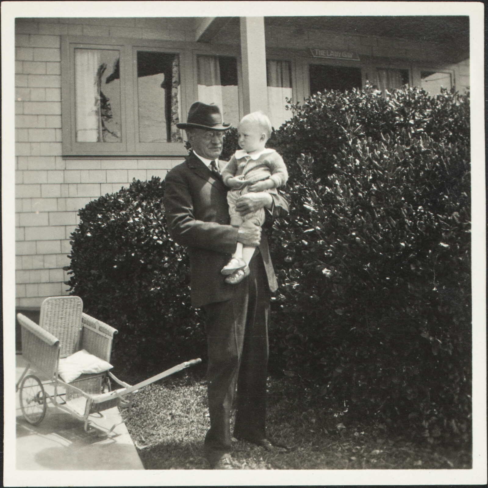 Young Richard Diebenkorn with Family