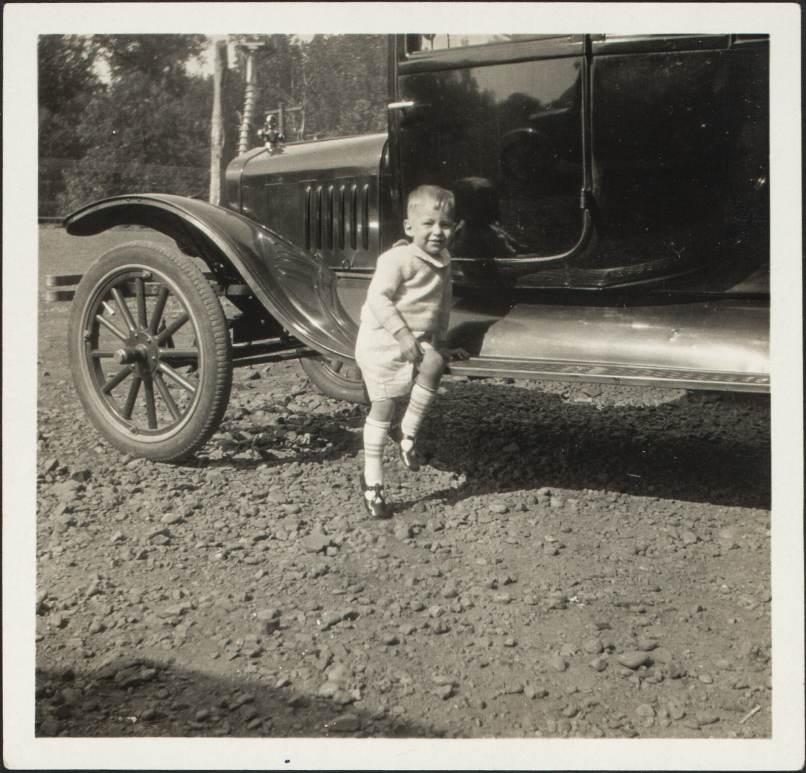 Young Richard Diebenkorn with Family