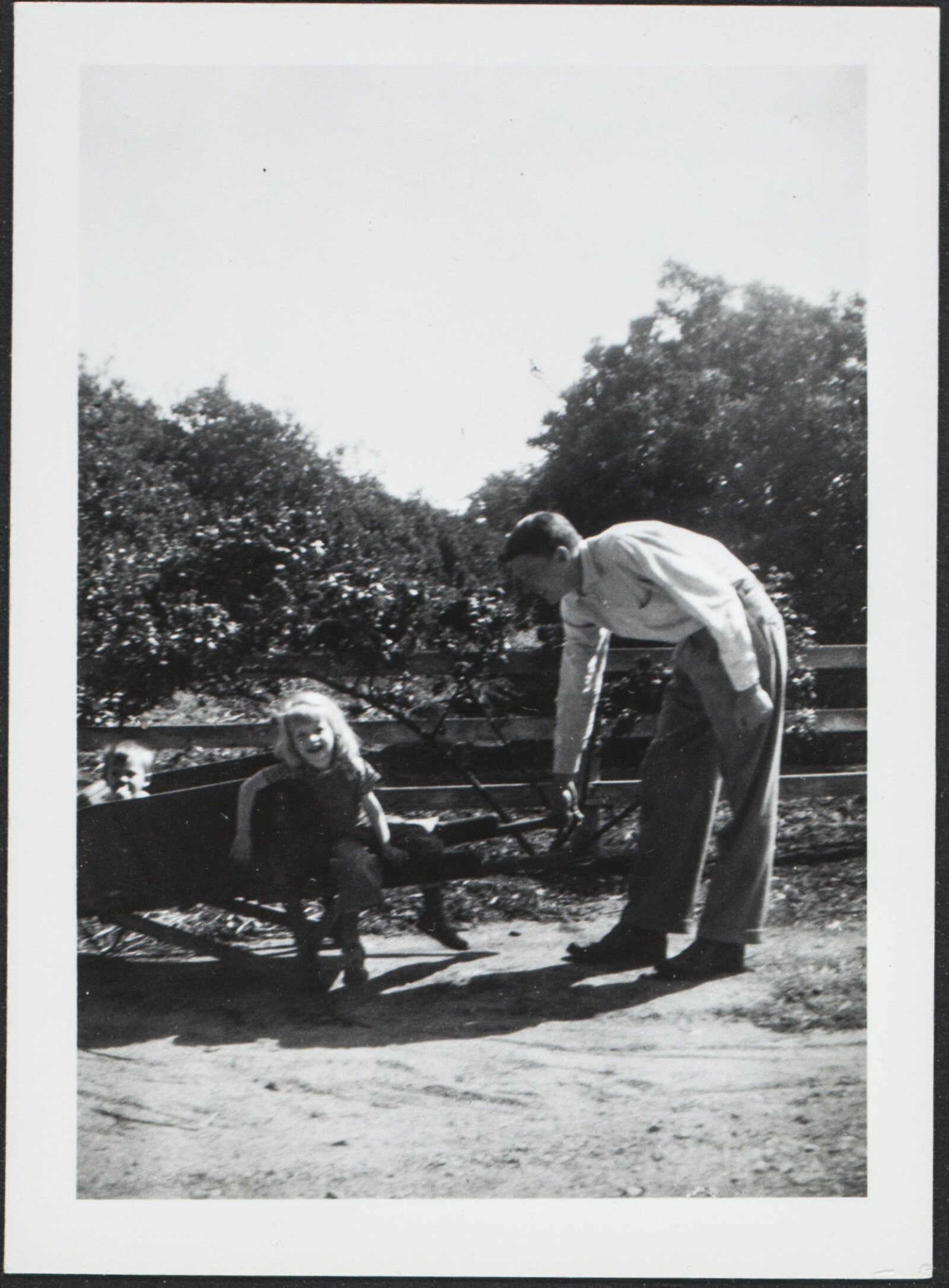 Richard and Phyllis Diebenkorn Family Photographs